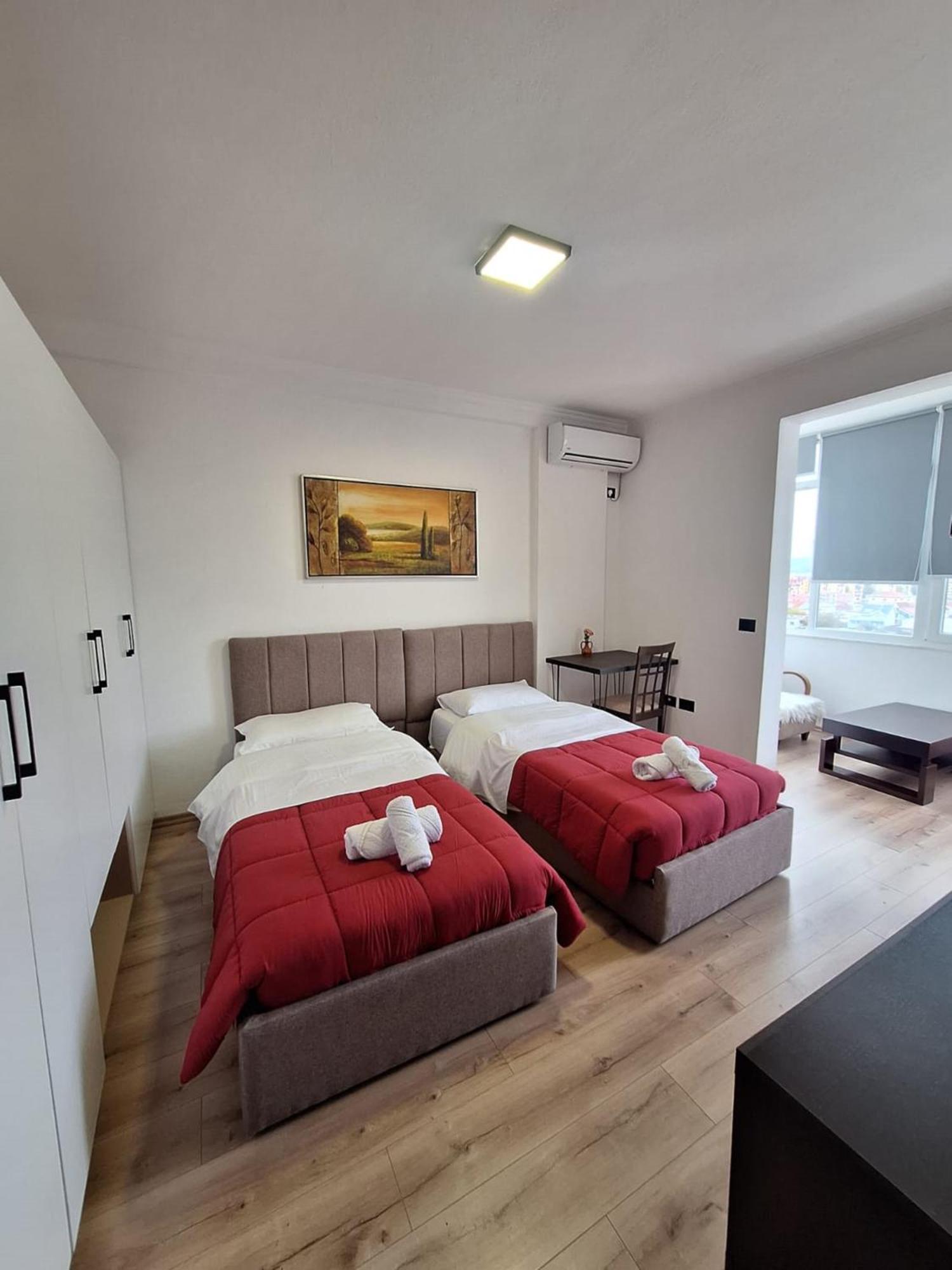 Albania Apartment Near Tirana City Center Double Or Twin Bed Exterior foto