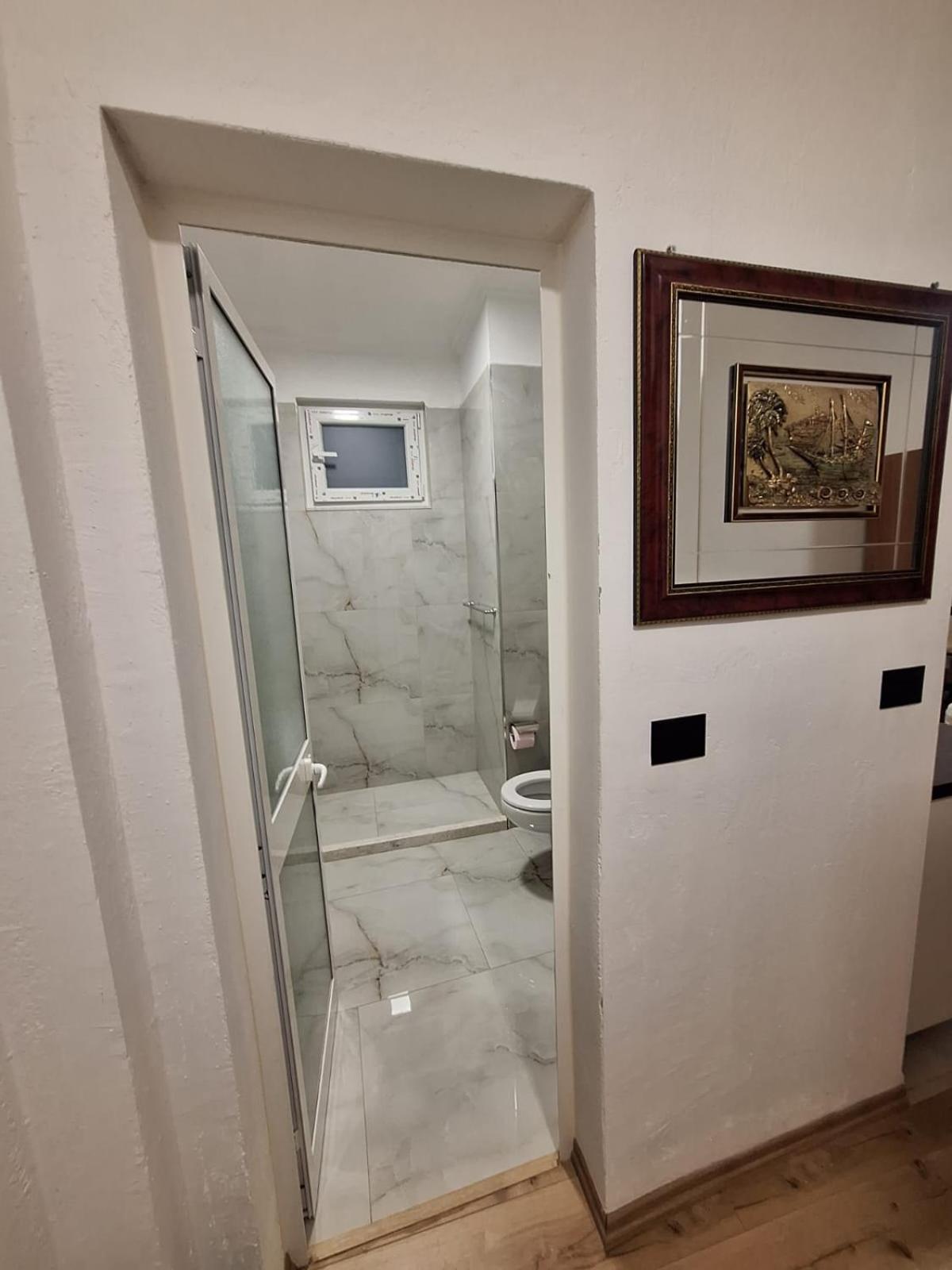 Albania Apartment Near Tirana City Center Double Or Twin Bed Exterior foto
